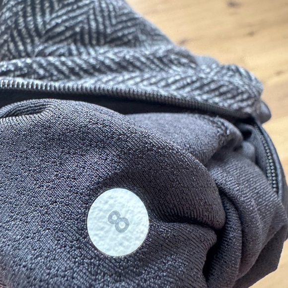 Lululemon Emerge Renewed Jacket | Size 8 | Giant Herringbone Black - Picture 6 of 6